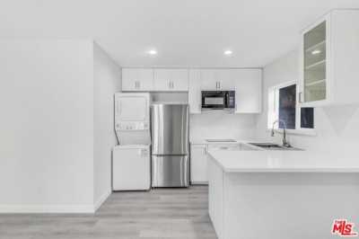 Home For Rent in Woodland Hills, California