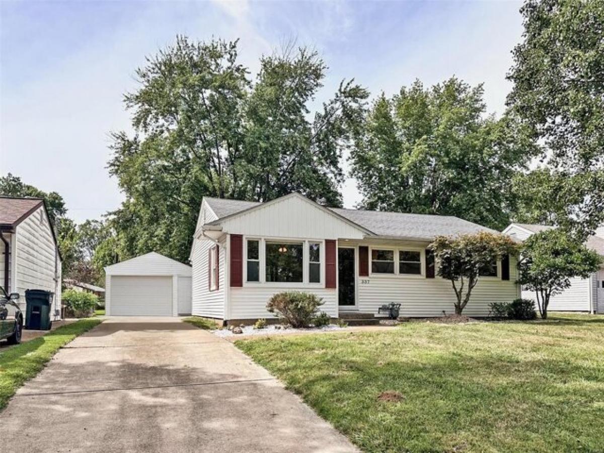 Picture of Home For Sale in Columbia, Illinois, United States