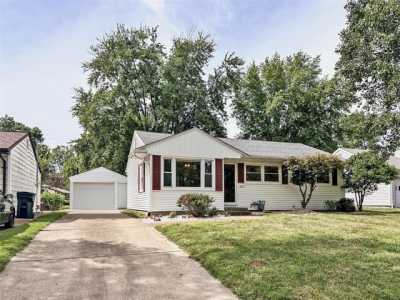 Home For Sale in Columbia, Illinois