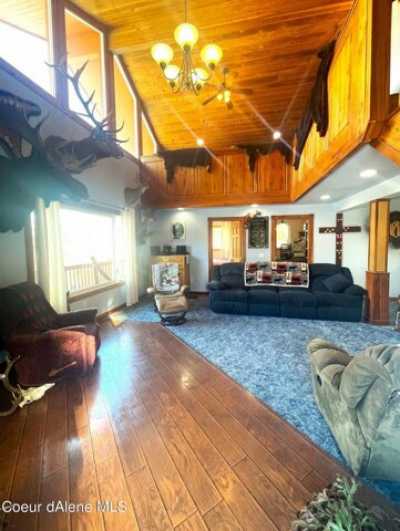 Home For Sale in Bonners Ferry, Idaho