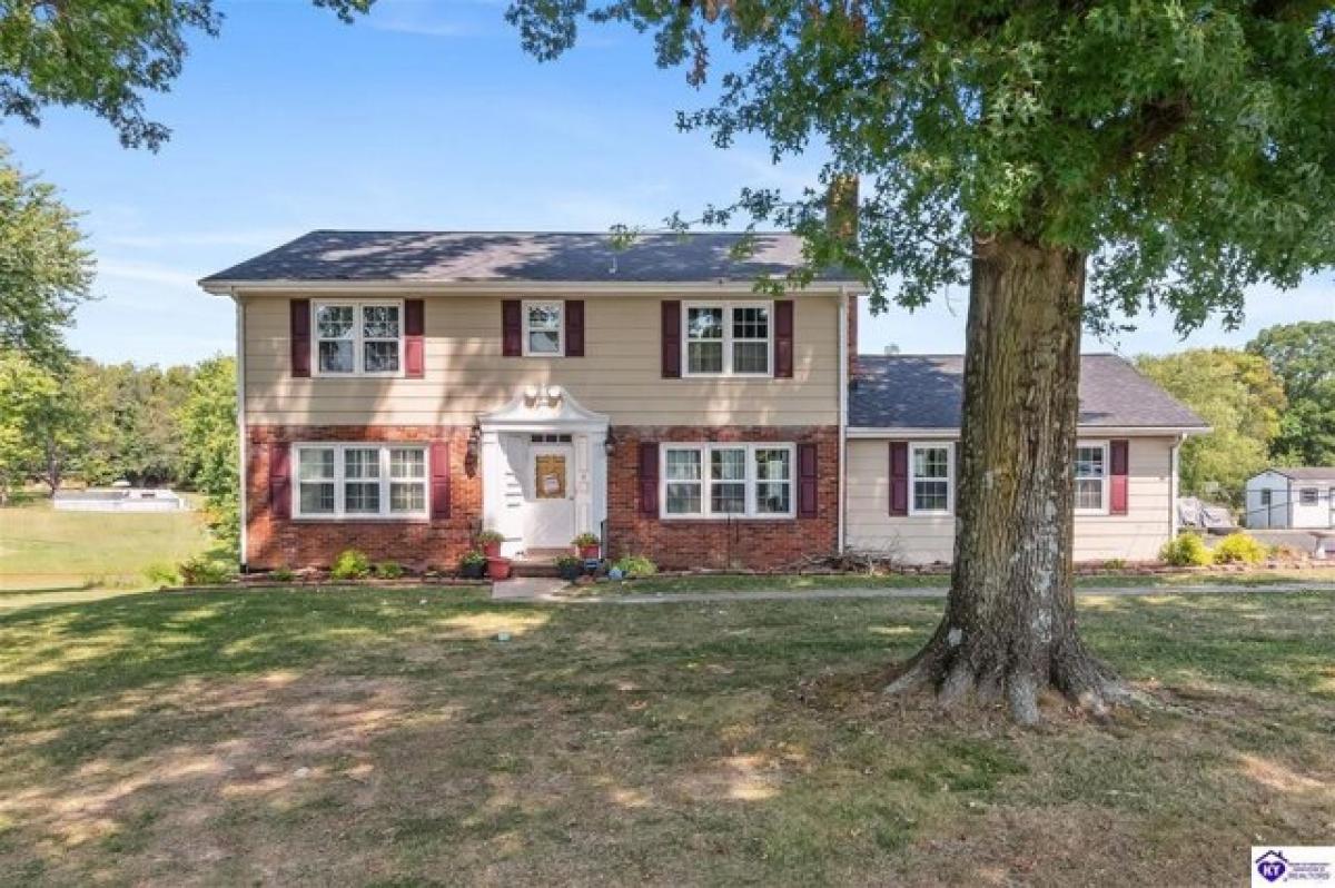 Picture of Home For Sale in Stanford, Kentucky, United States