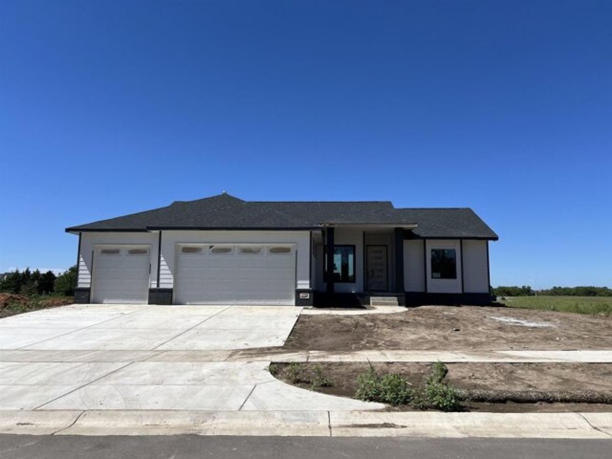 Picture of Home For Sale in Goddard, Kansas, United States