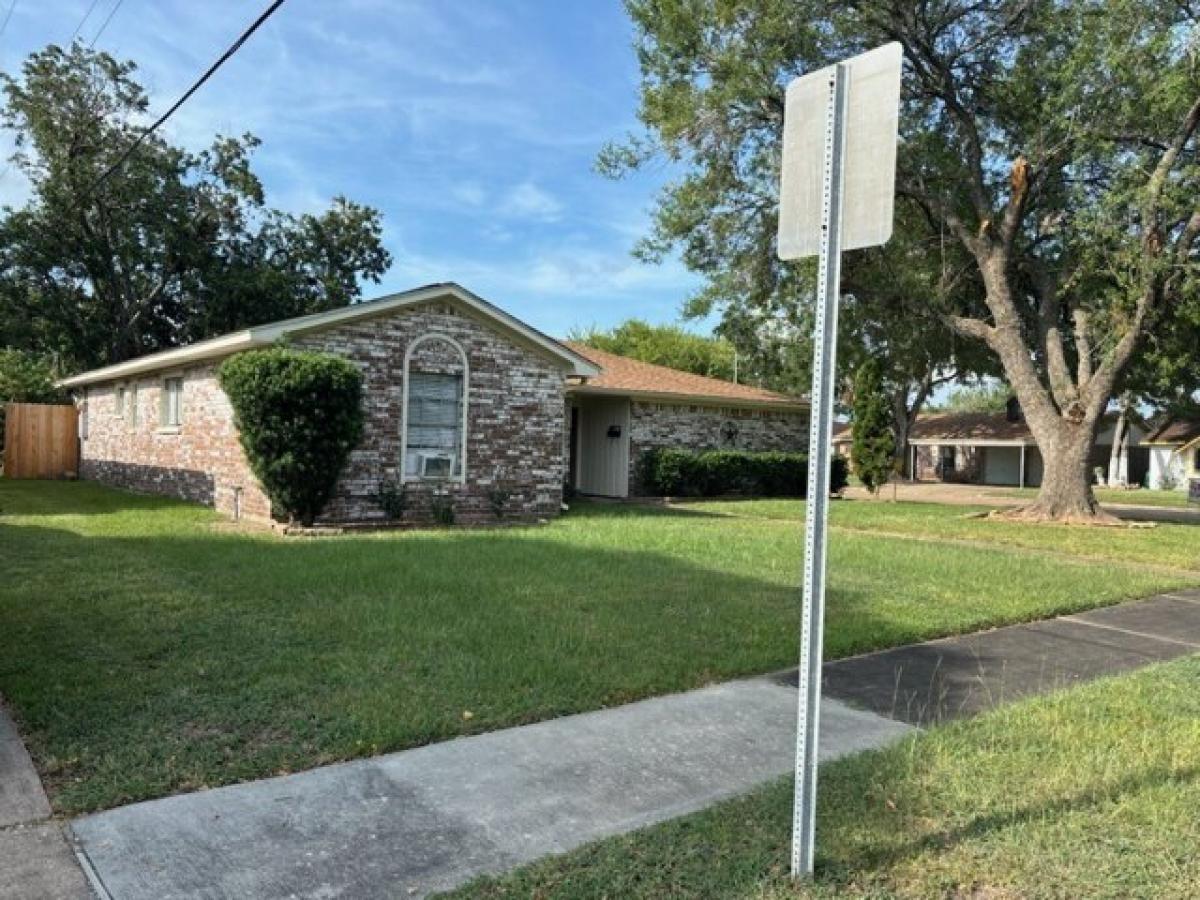 Picture of Home For Sale in Deer Park, Texas, United States