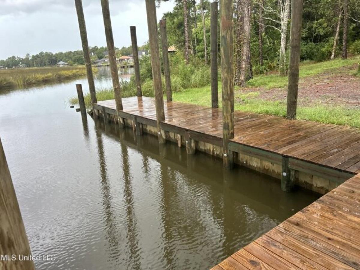 Picture of Residential Land For Sale in Ocean Springs, Mississippi, United States