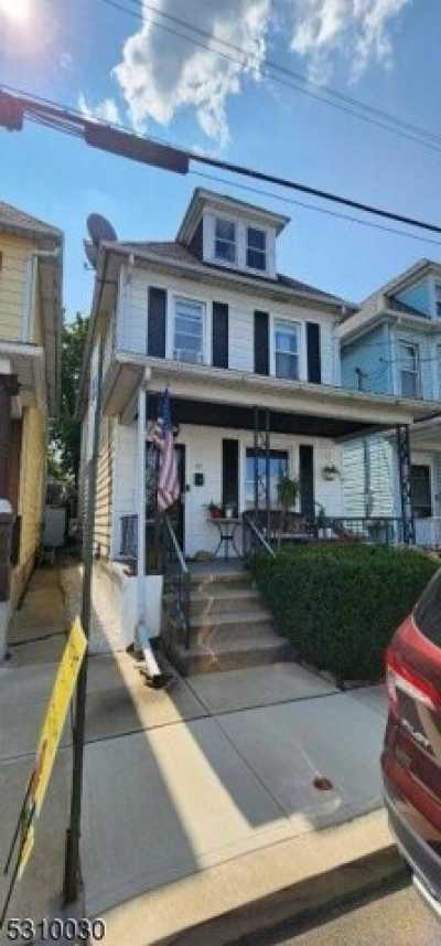 Home For Sale in Phillipsburg, New Jersey