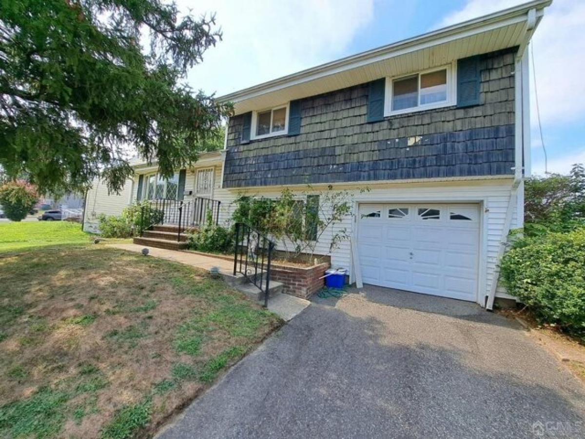 Picture of Home For Sale in Old Bridge, New Jersey, United States