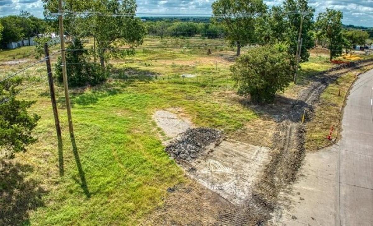 Picture of Residential Land For Sale in Ennis, Texas, United States