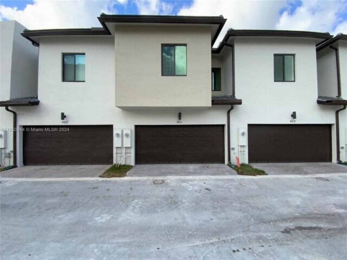 Picture of Home For Sale in Doral, Florida, United States