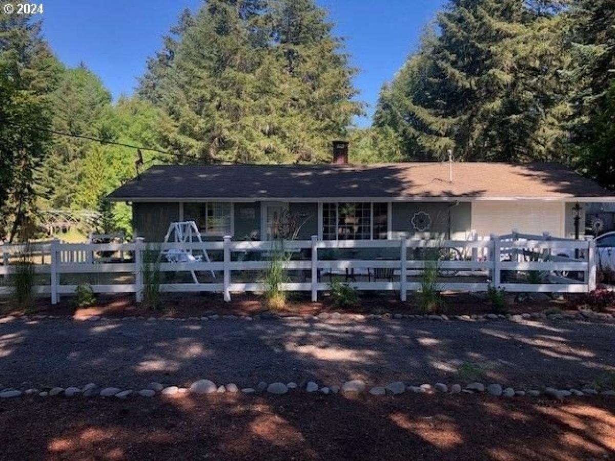 Picture of Home For Sale in Elmira, Oregon, United States