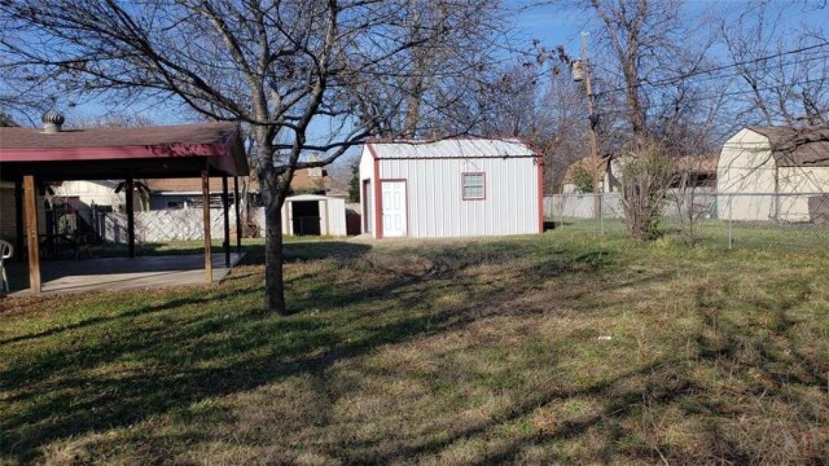 Picture of Home For Sale in Mineral Wells, Texas, United States