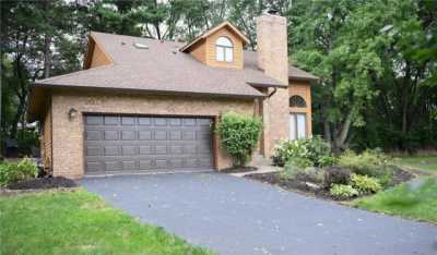 Home For Sale in Chanhassen, Minnesota