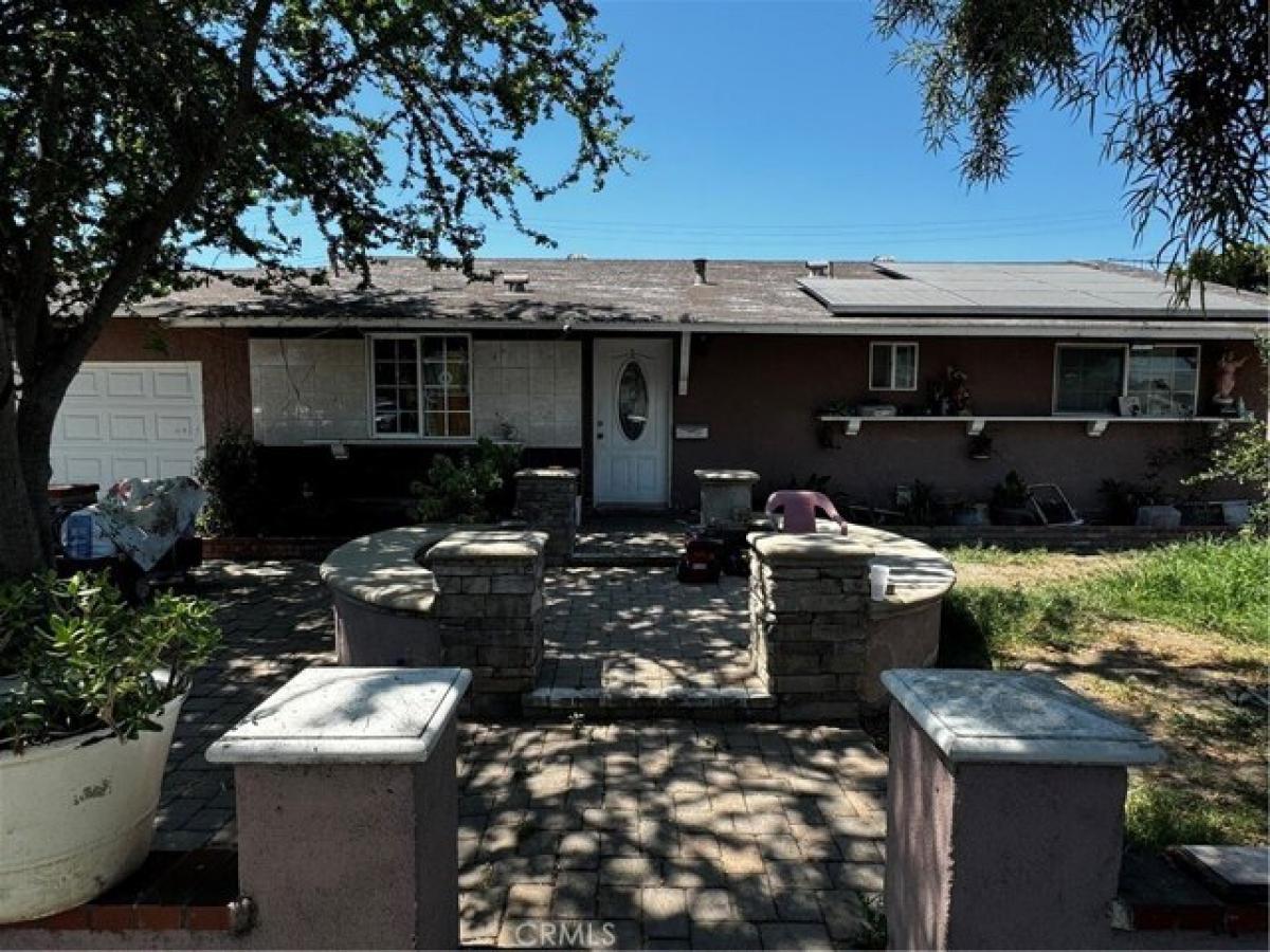 Picture of Home For Sale in Stanton, California, United States