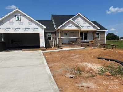 Home For Sale in Lincolnton, North Carolina