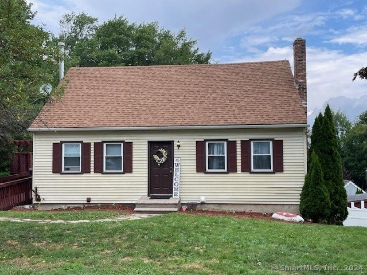 Picture of Home For Sale in Torrington, Connecticut, United States