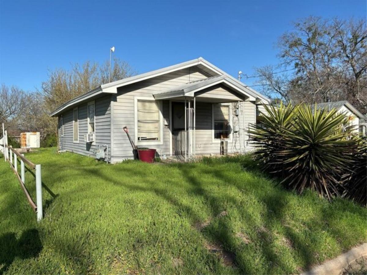 Picture of Home For Sale in Bowie, Texas, United States