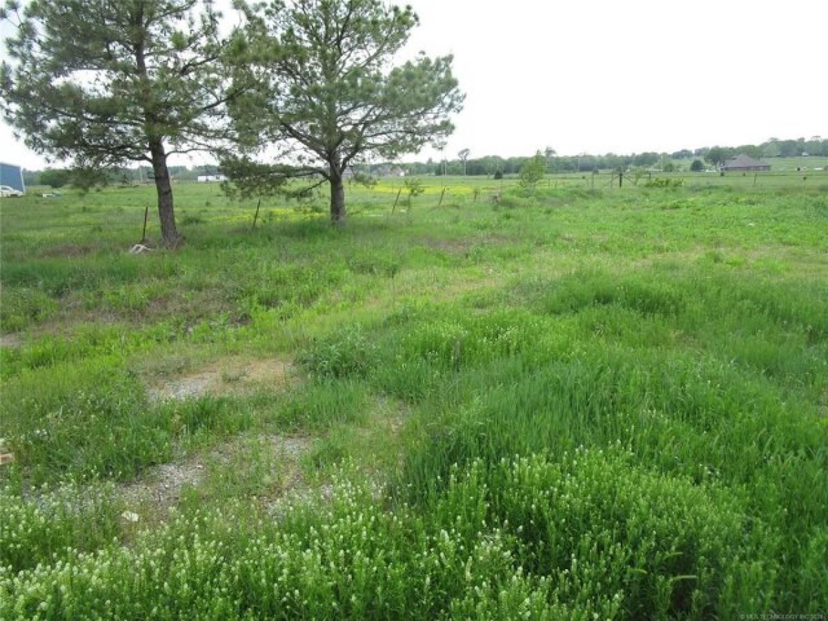 Picture of Residential Land For Sale in Coweta, Oklahoma, United States