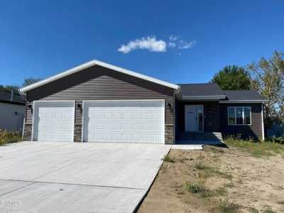 Home For Sale in Lincoln, North Dakota