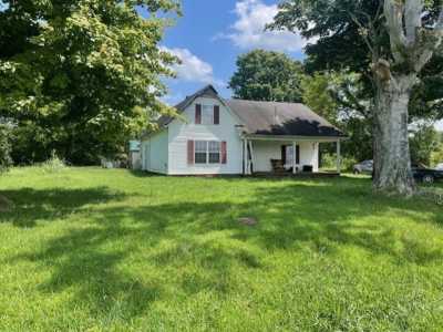 Home For Sale in Portland, Tennessee