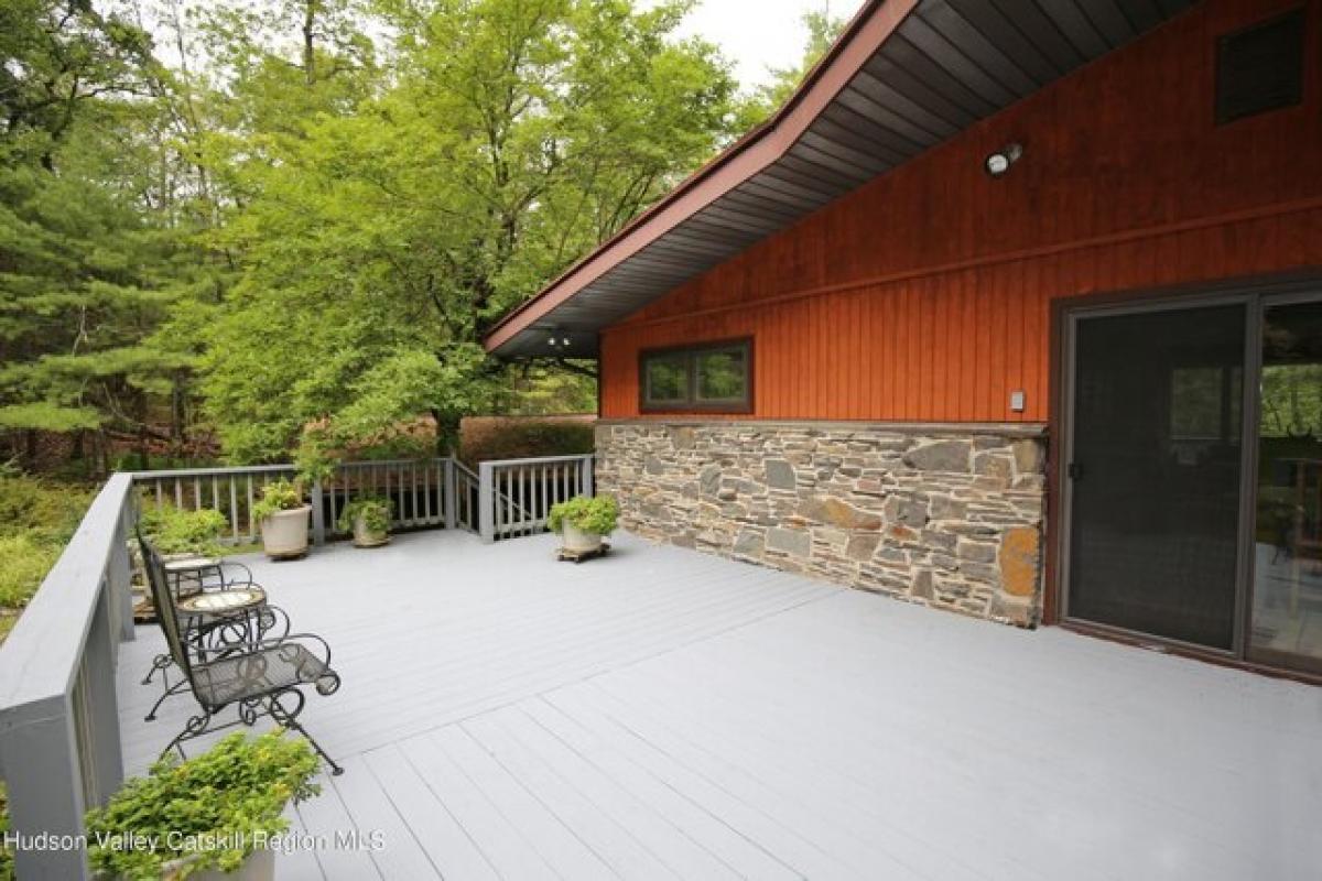 Picture of Home For Sale in Woodstock, New York, United States