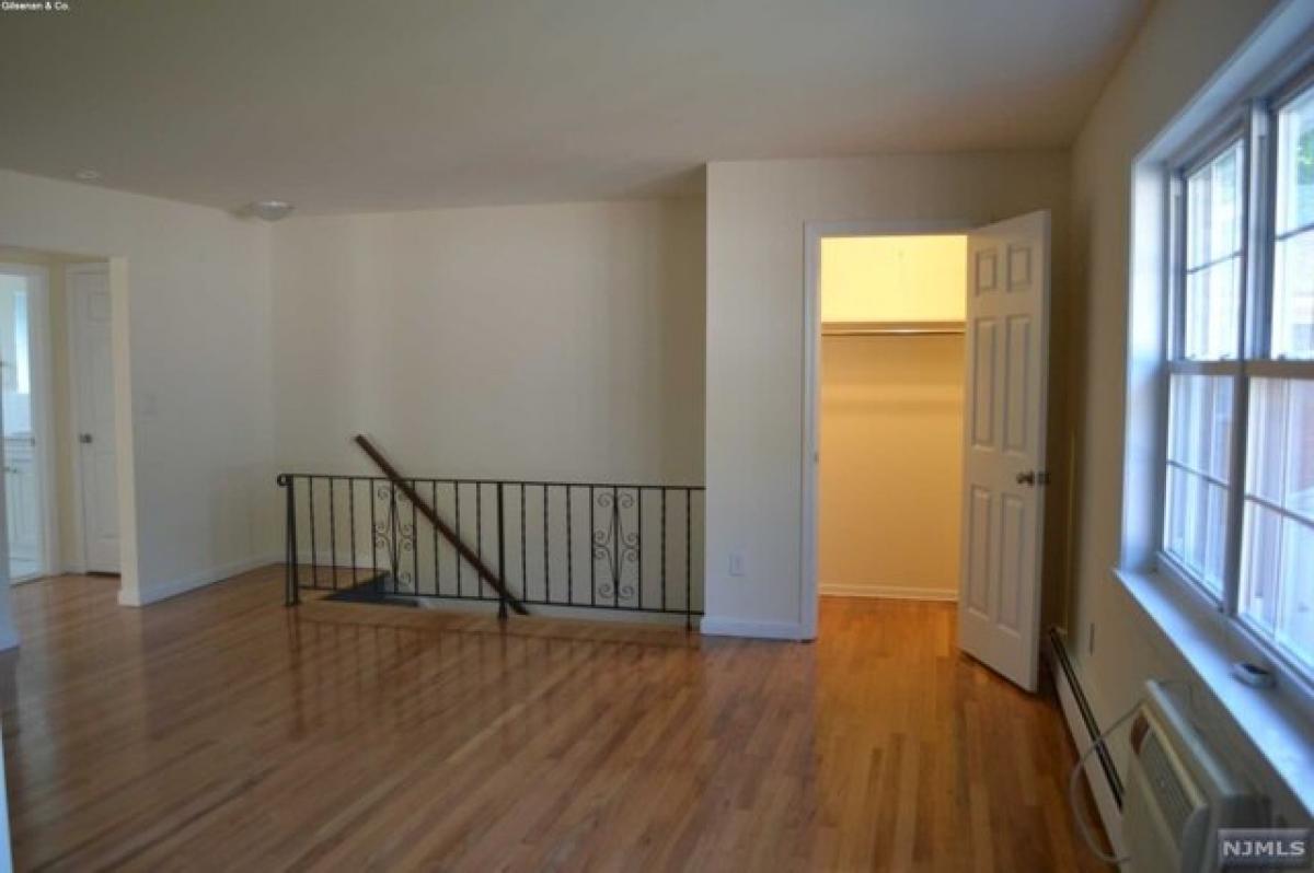 Picture of Apartment For Rent in Midland Park, New Jersey, United States