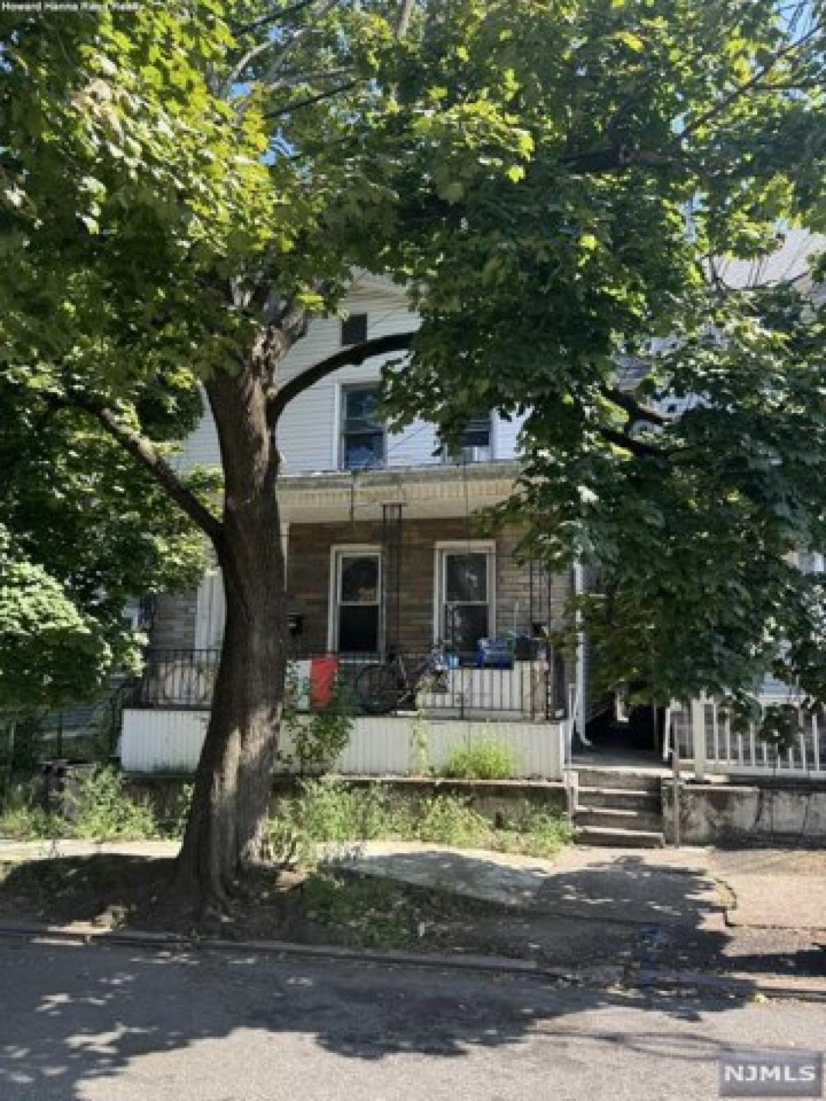 Picture of Home For Sale in Paterson, New Jersey, United States