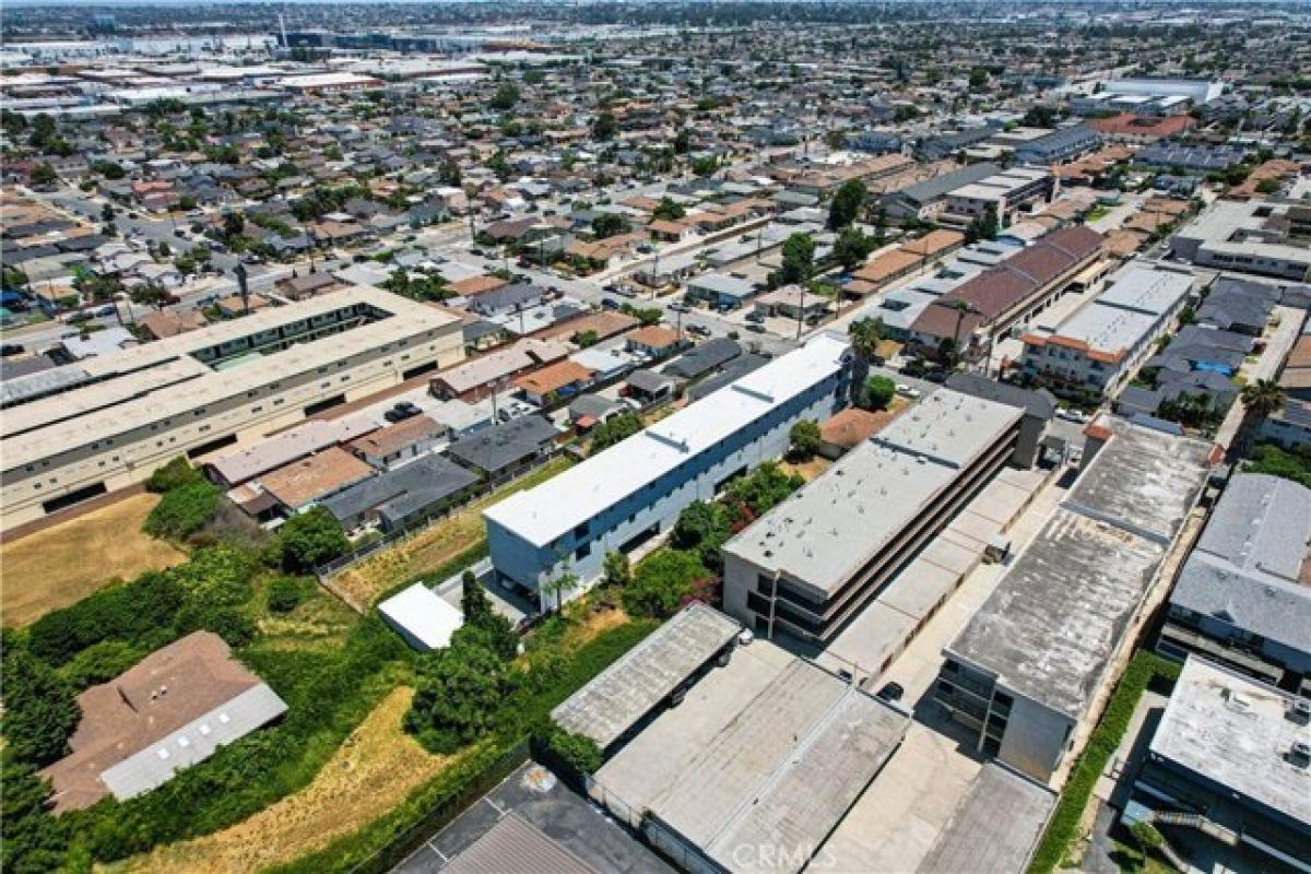 Picture of Home For Sale in Hawthorne, California, United States