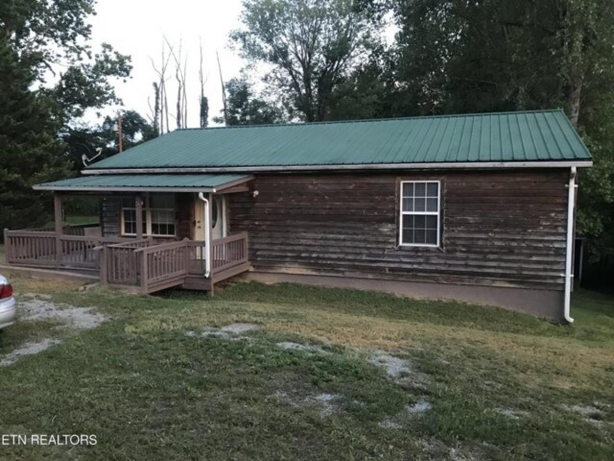 Picture of Home For Sale in Jacksboro, Tennessee, United States