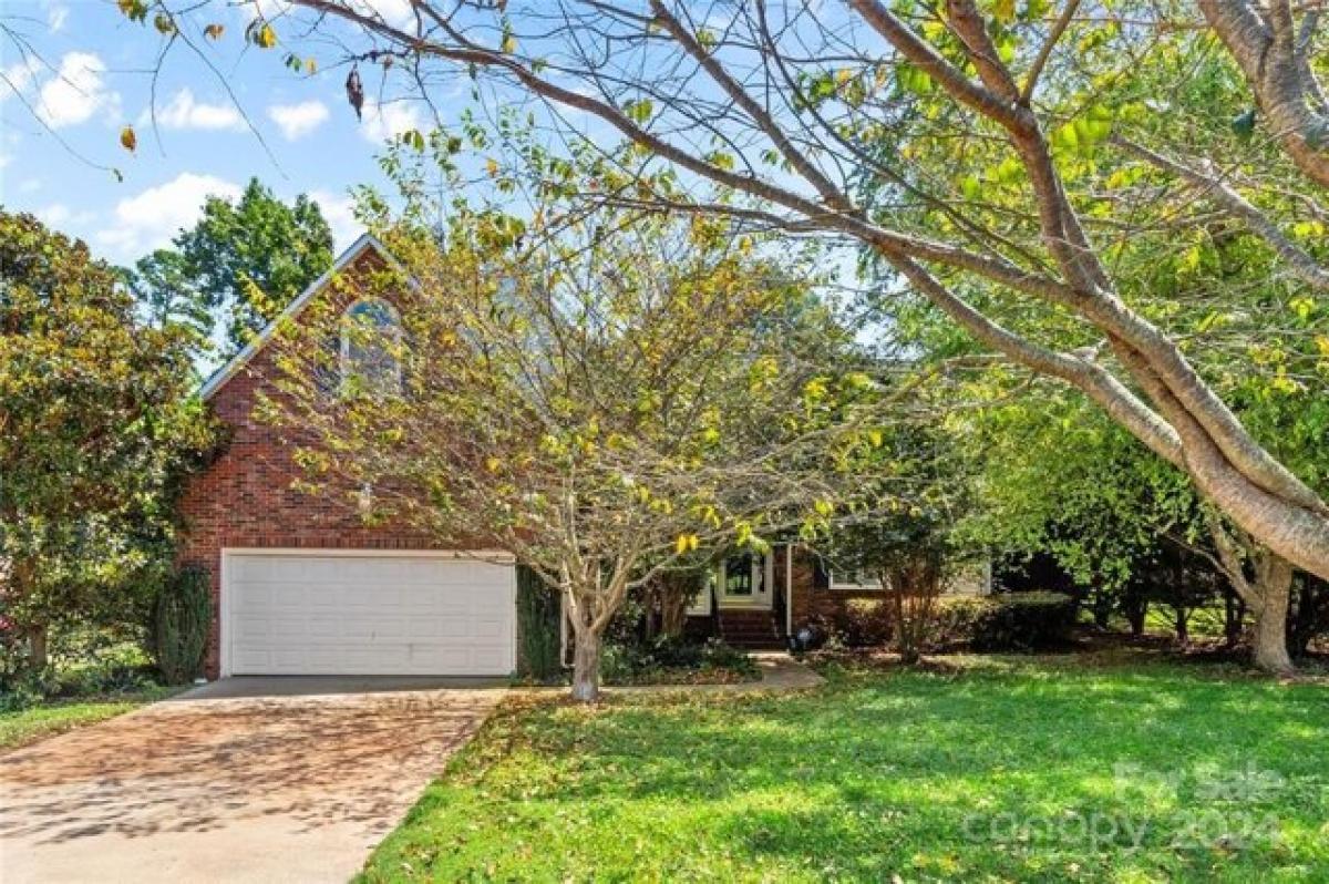 Picture of Home For Sale in Belmont, North Carolina, United States