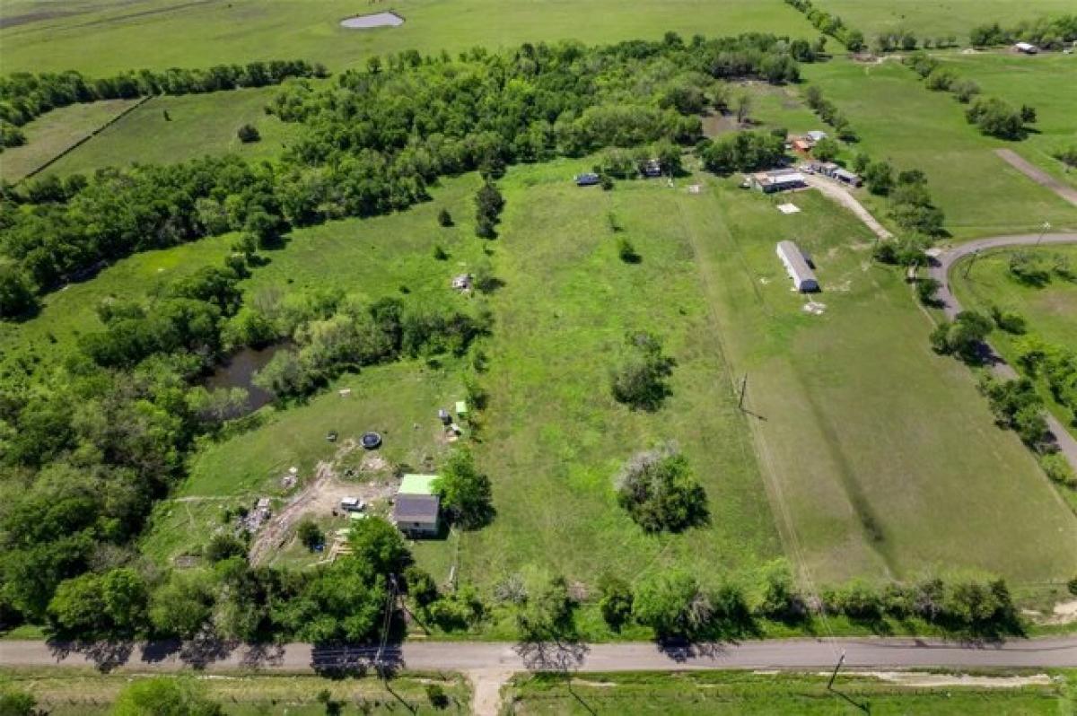 Picture of Residential Land For Sale in Celeste, Texas, United States