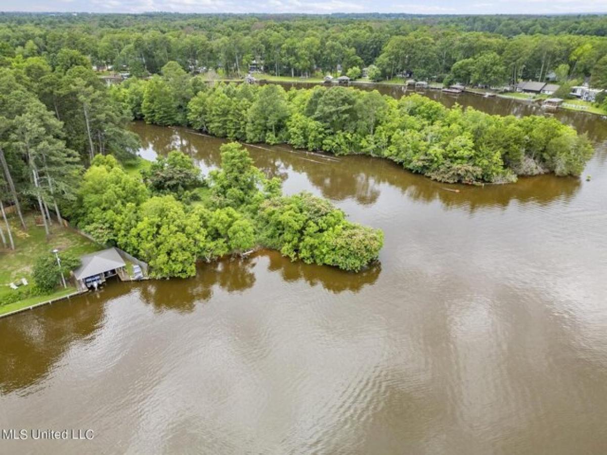 Picture of Residential Land For Sale in Brandon, Mississippi, United States