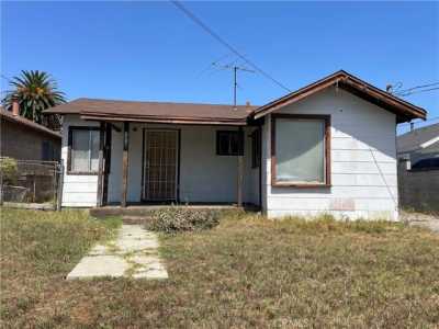 Home For Sale in Lomita, California