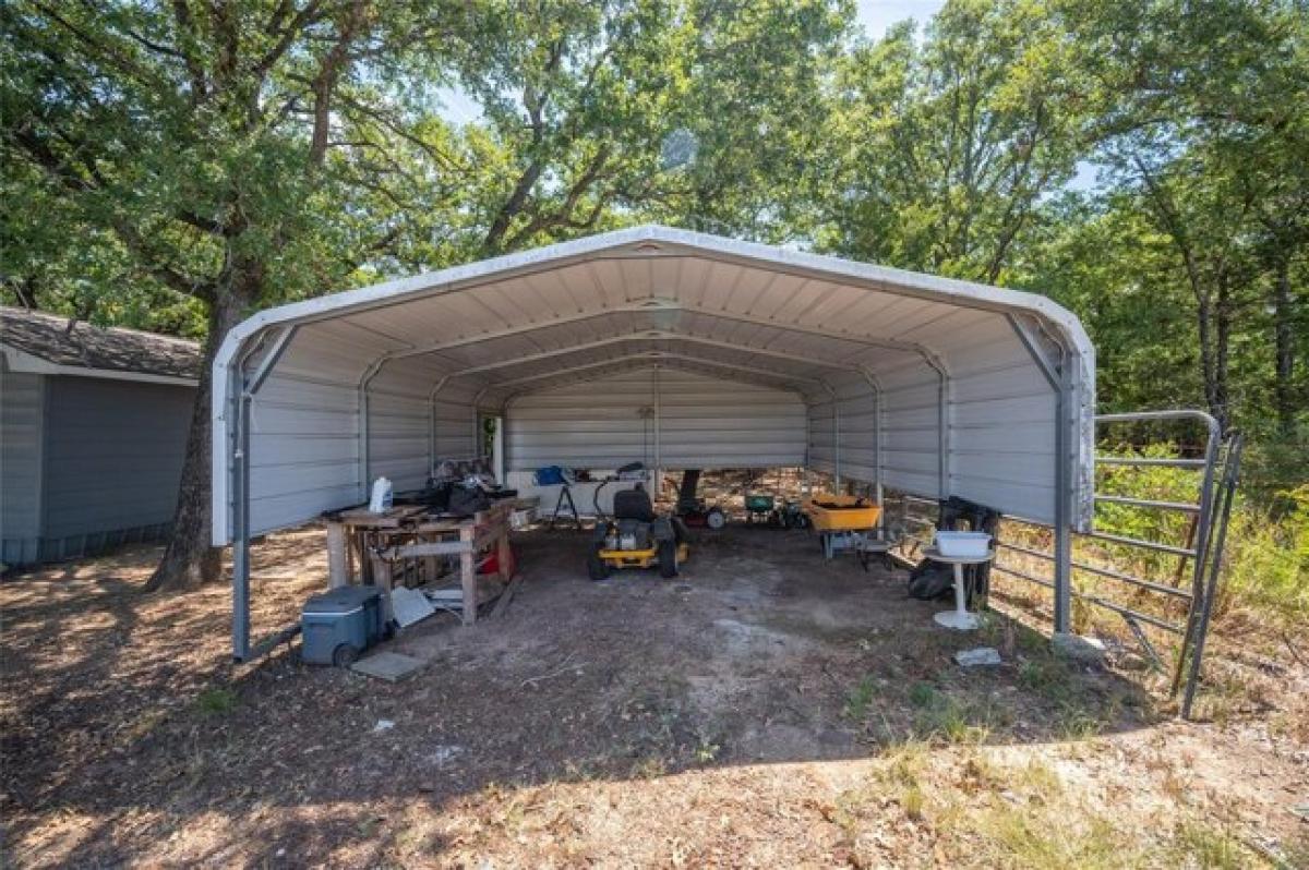 Picture of Home For Sale in Gainesville, Texas, United States