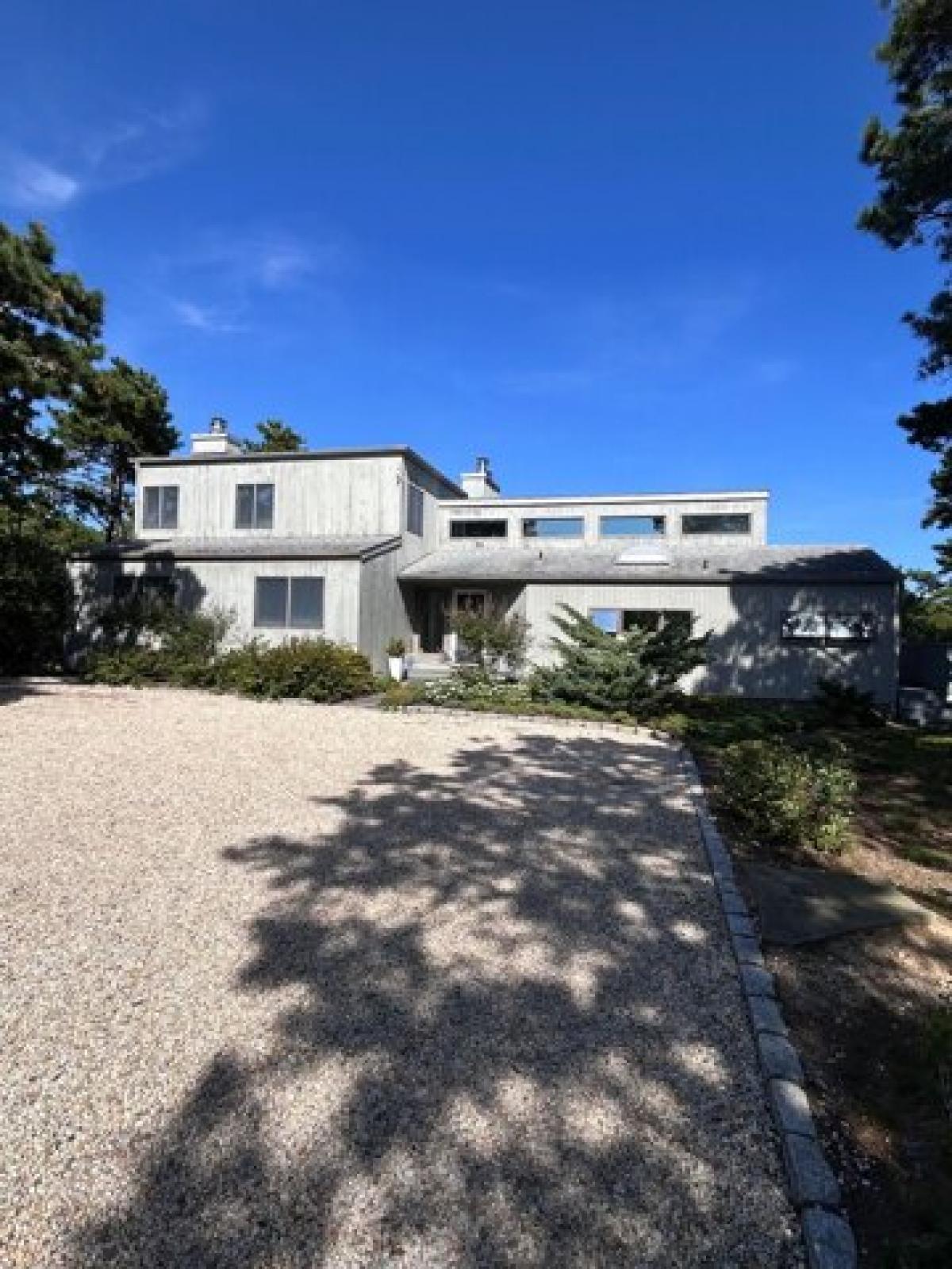 Picture of Home For Sale in Amagansett, New York, United States