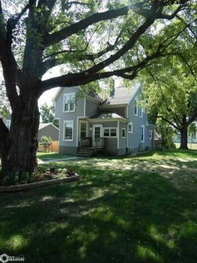 Home For Sale in Montezuma, Iowa