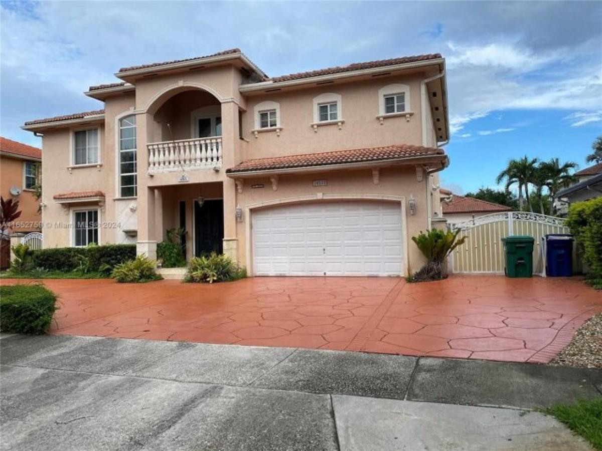 Picture of Home For Sale in Miami Lakes, Florida, United States