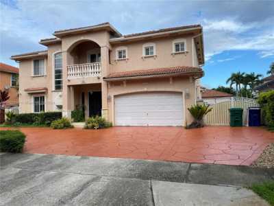 Home For Sale in Miami Lakes, Florida