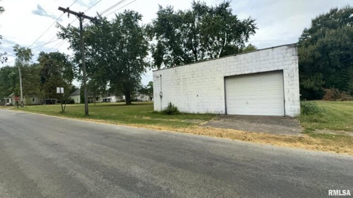 Picture of Residential Land For Sale in Herrin, Illinois, United States