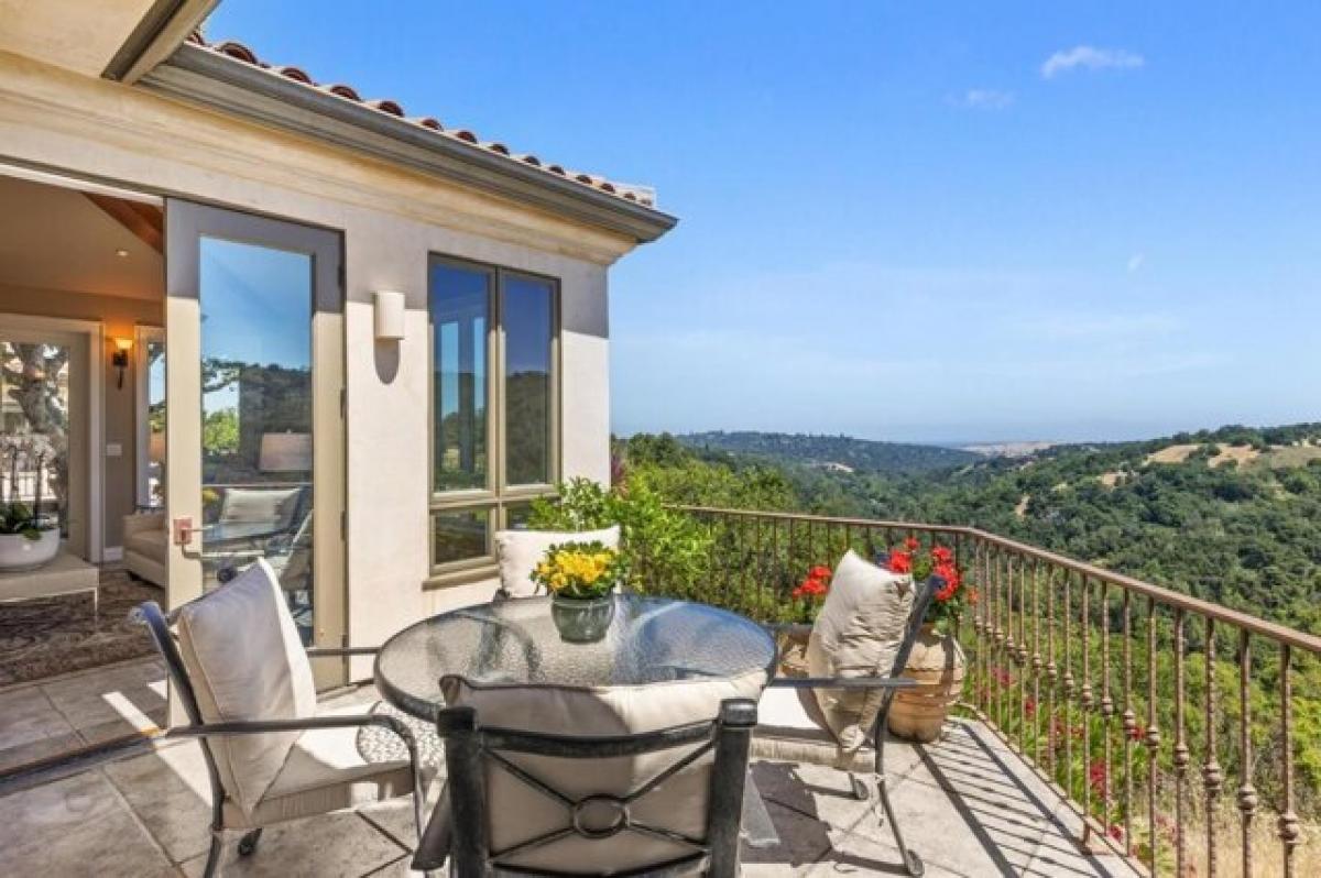 Picture of Home For Sale in Portola Valley, California, United States