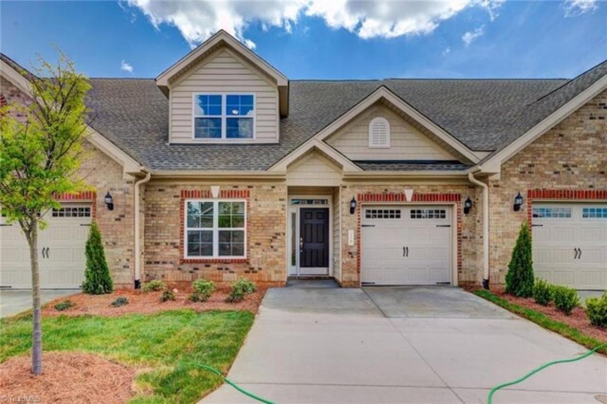 Picture of Home For Sale in High Point, North Carolina, United States