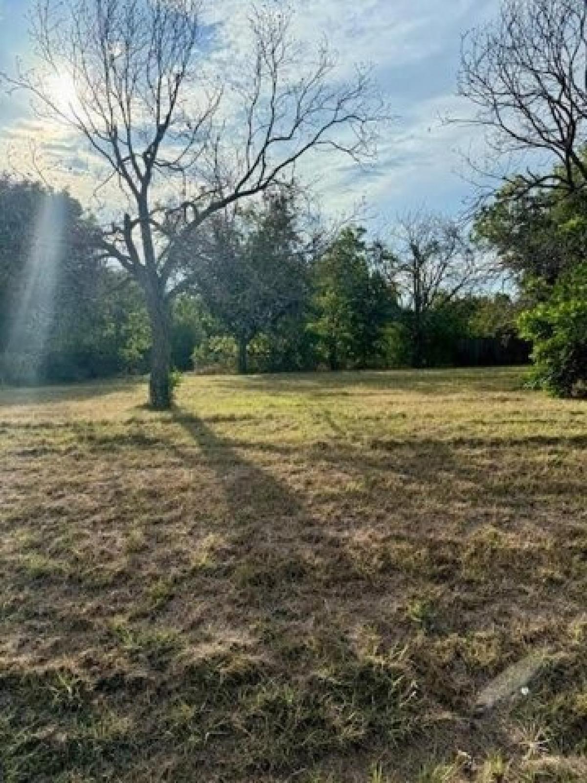 Picture of Residential Land For Sale in Azle, Texas, United States