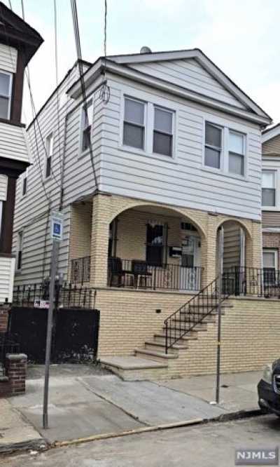 Home For Sale in Newark, New Jersey