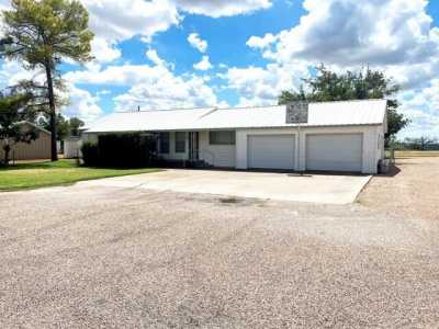 Home For Sale in Robert Lee, Texas