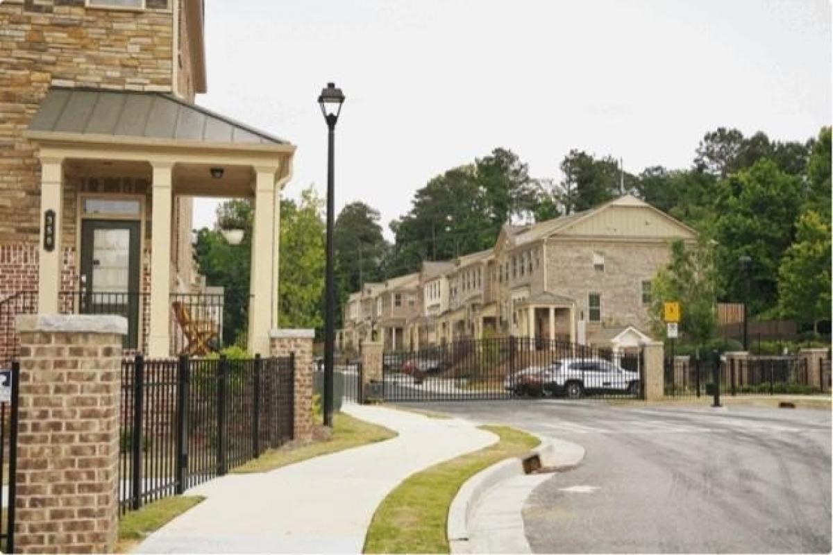 Picture of Home For Sale in Sandy Springs, Georgia, United States