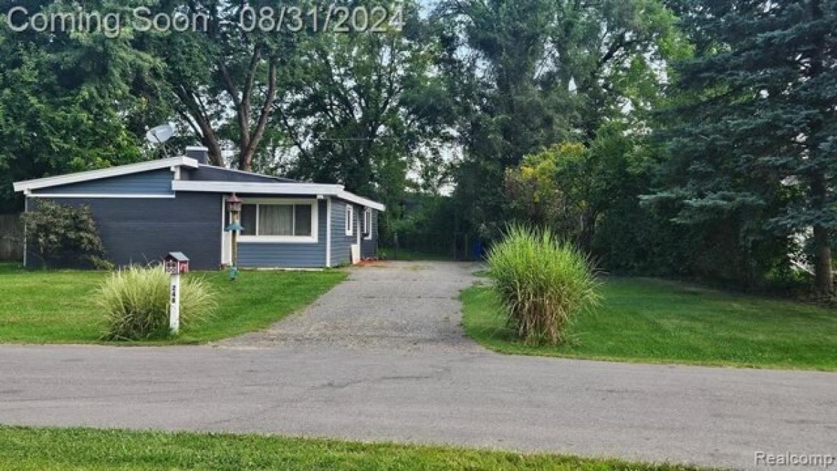 Picture of Home For Rent in Walled Lake, Michigan, United States