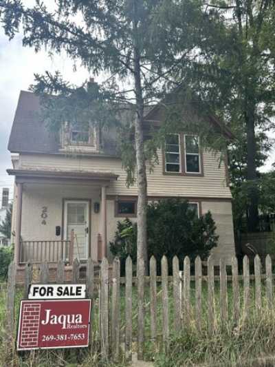 Home For Sale in Kalamazoo, Michigan