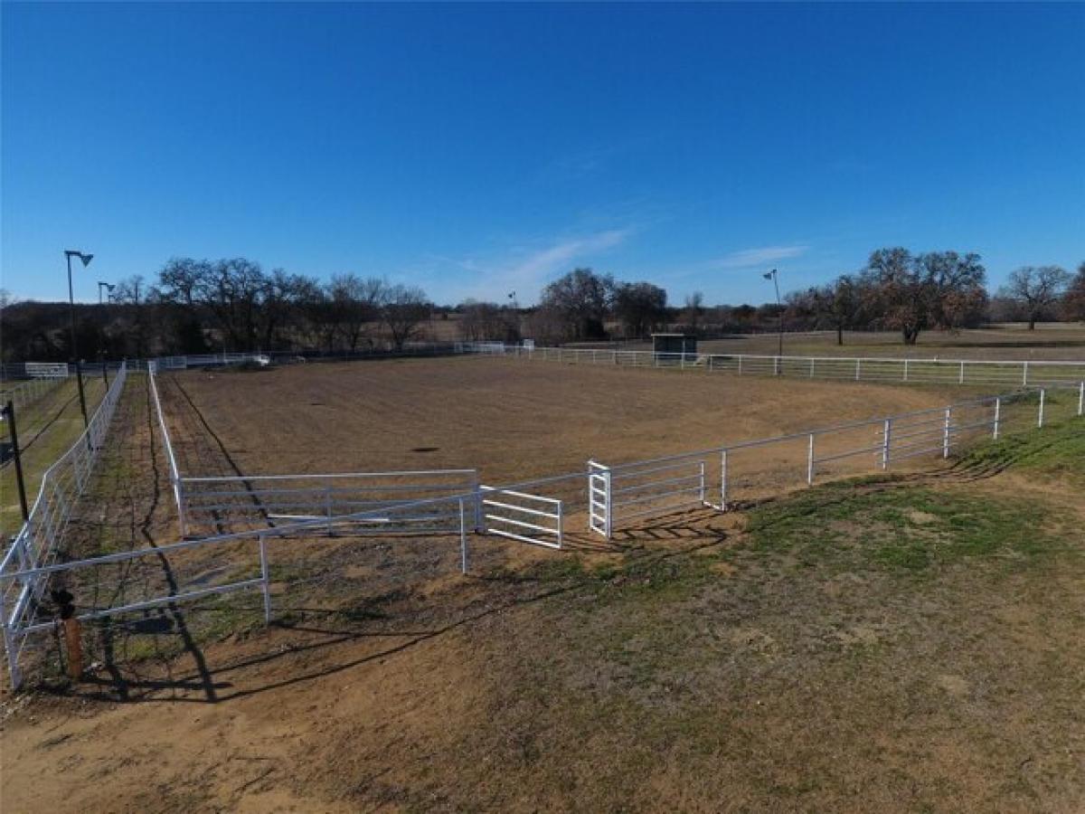 Picture of Residential Land For Sale in Aubrey, Texas, United States