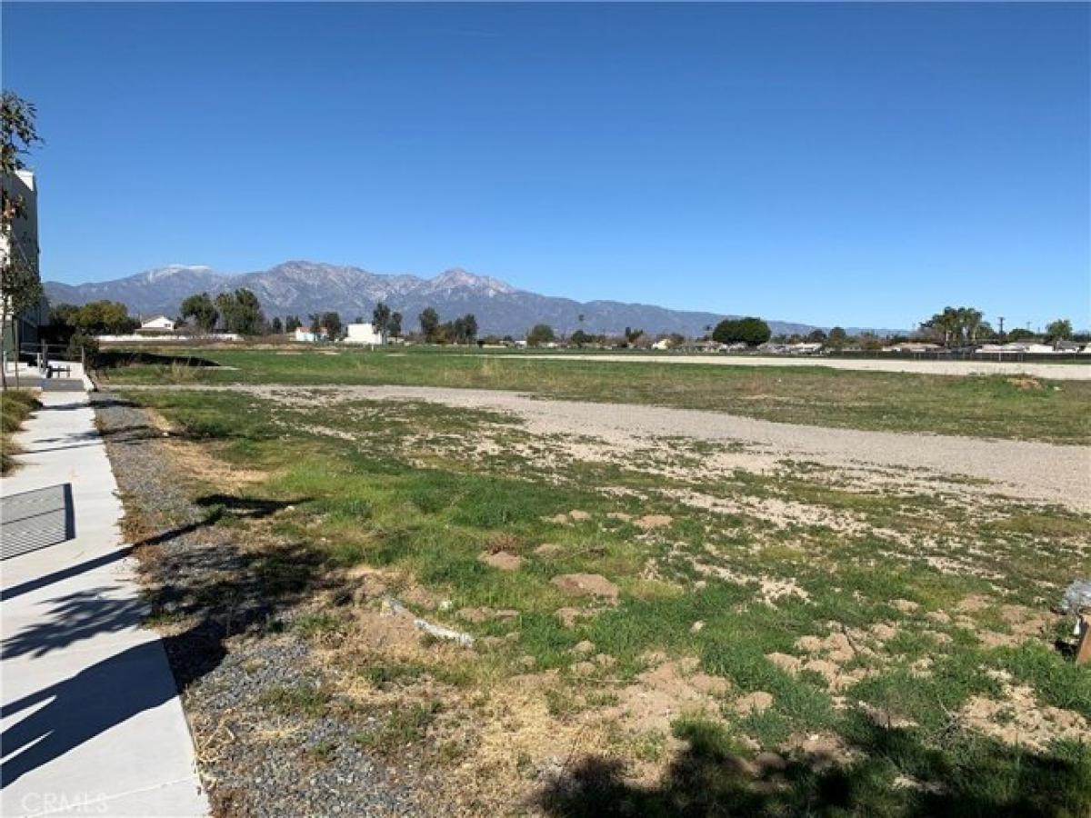 Picture of Residential Land For Sale in Fontana, California, United States