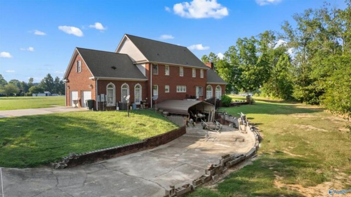 Picture of Home For Sale in Rainbow City, Alabama, United States