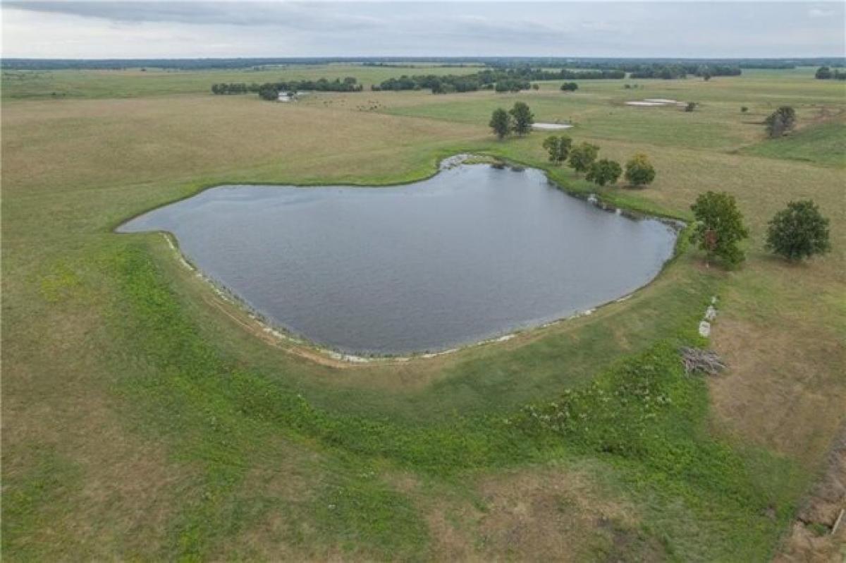 Picture of Home For Sale in Sheldon, Missouri, United States