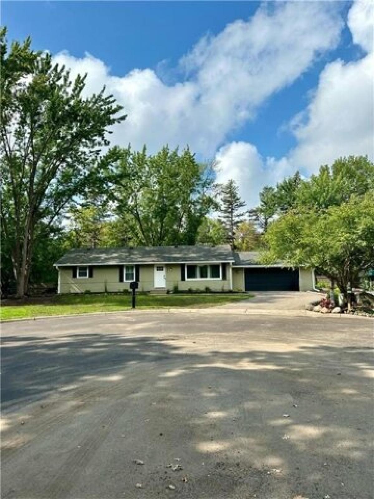 Picture of Home For Sale in Champlin, Minnesota, United States